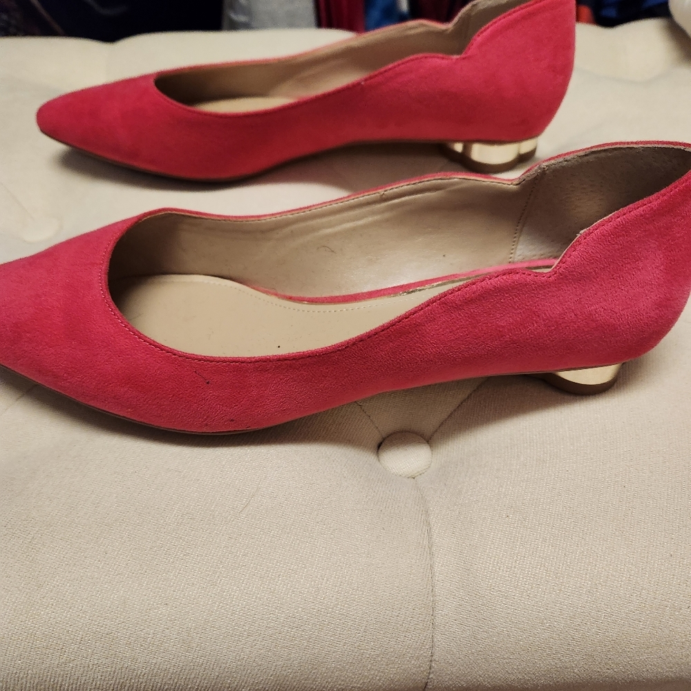 White House Black Market bright pink point flats